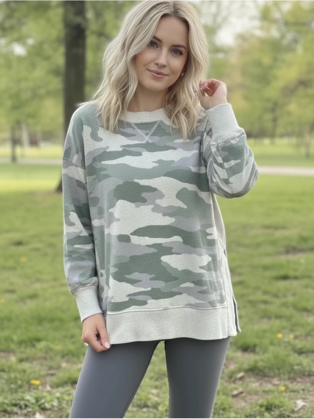 aerie Women’s Camouflage, Oversized Crewneck, Side Slits, Ribbed Side Panels. XS